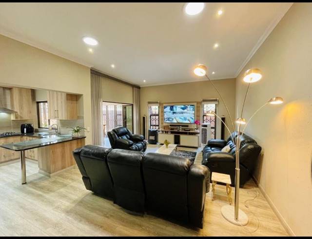 3 BEDROOM CLUSTER FOR SALE IN BRACKENHURST